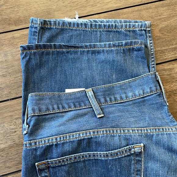 Levi’s 569 Relaxed Fit, Mens Size W42 L32, Used. Some wear as Pictured - Picture 4 of 8